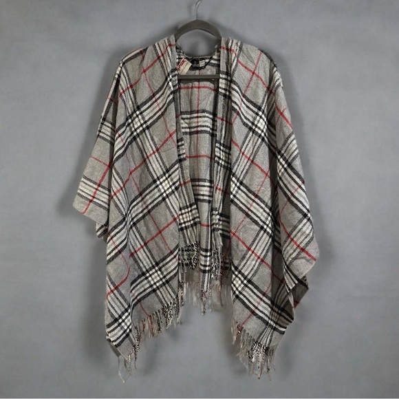 V Fraas Soft & Cozy Poncho Serape Wrap Ruana in Gray & Red Plaid Scottish NWT - Picture 13 of 16